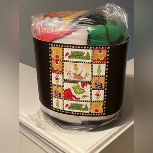 Grinch Christmas Blanket  Throw Fleece Plush New Oversized NWT